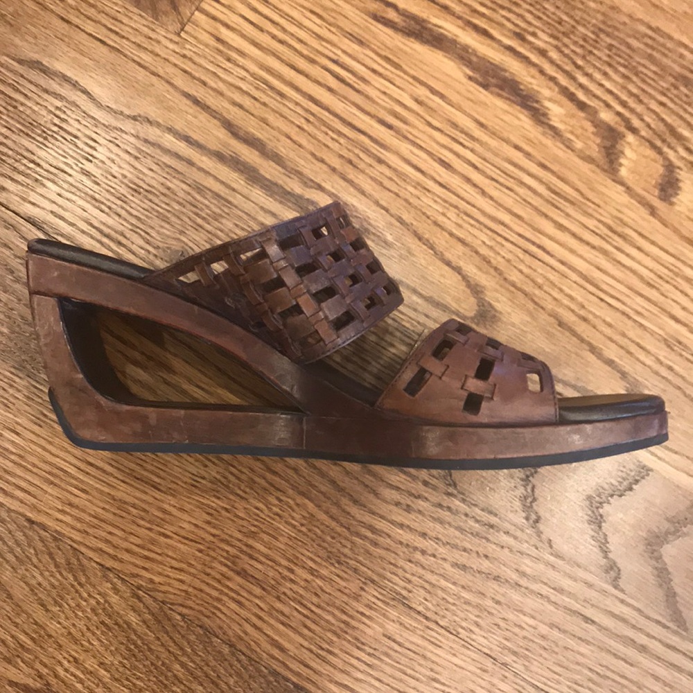 Cole Haan - Picture 3 of 5